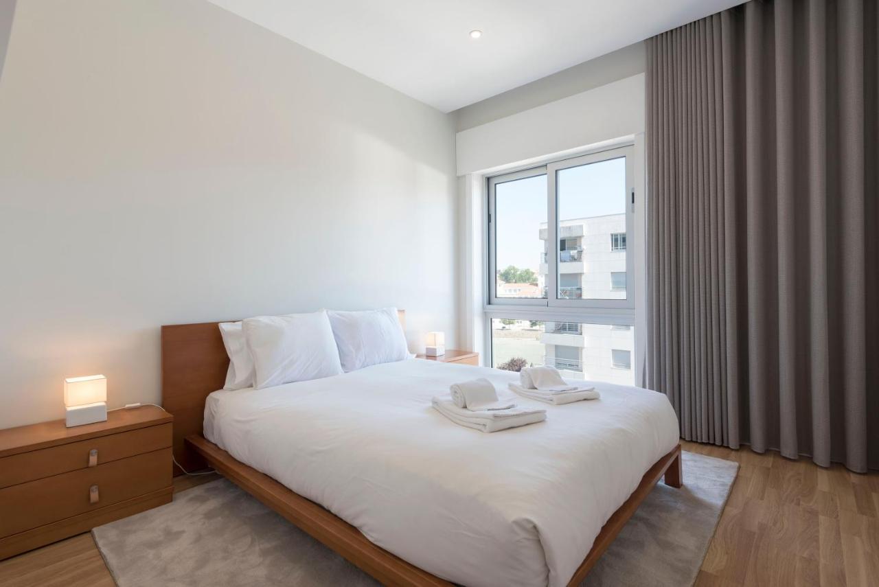 Lovelystay - Downtown Modern 2Br Flat With Free Parking Porto Exterior foto