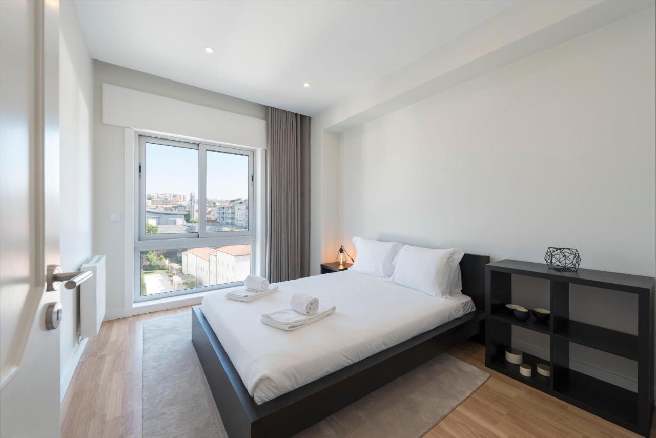 Lovelystay - Downtown Modern 2Br Flat With Free Parking Porto Exterior foto