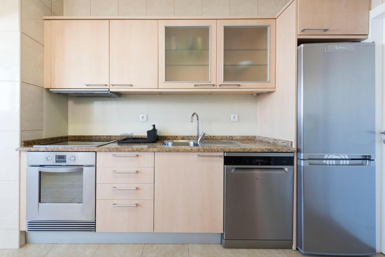Lovelystay - Downtown Modern 2Br Flat With Free Parking Porto Exterior foto