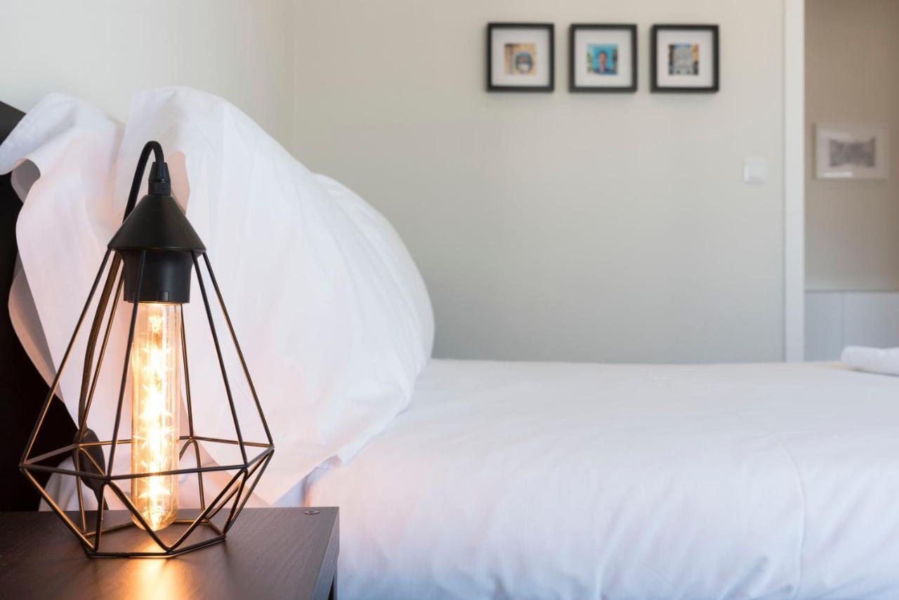 Lovelystay - Downtown Modern 2Br Flat With Free Parking Porto Exterior foto