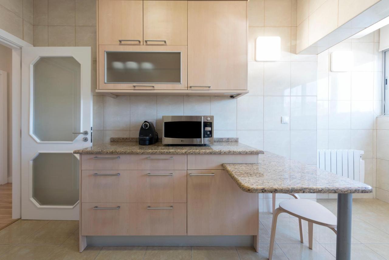 Lovelystay - Downtown Modern 2Br Flat With Free Parking Porto Exterior foto