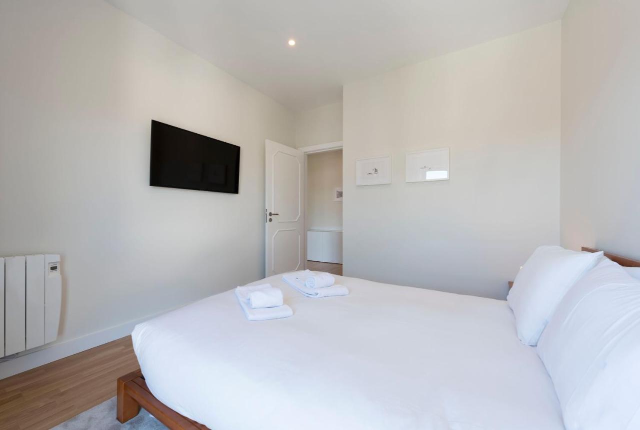 Lovelystay - Downtown Modern 2Br Flat With Free Parking Porto Exterior foto