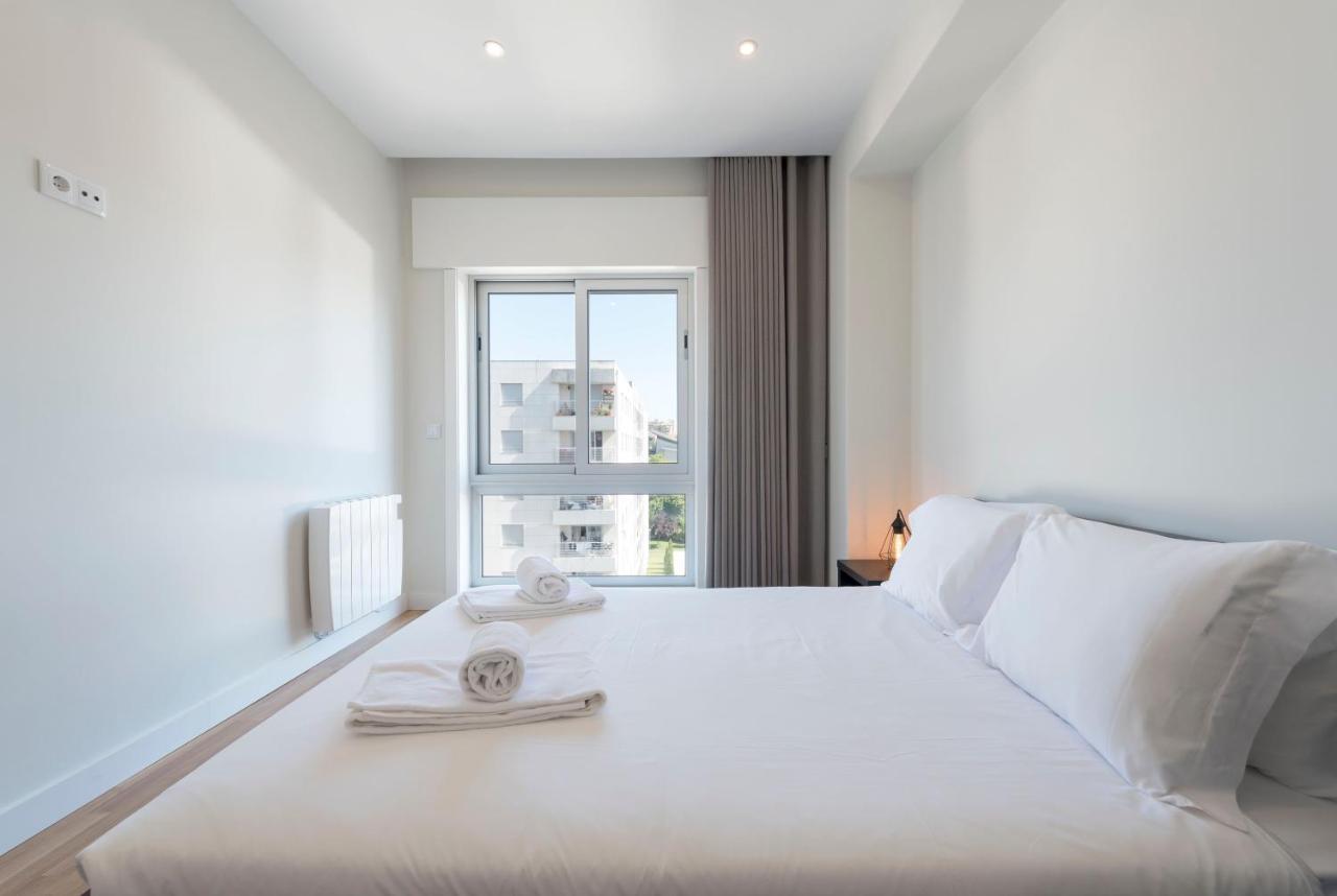 Lovelystay - Downtown Modern 2Br Flat With Free Parking Porto Exterior foto
